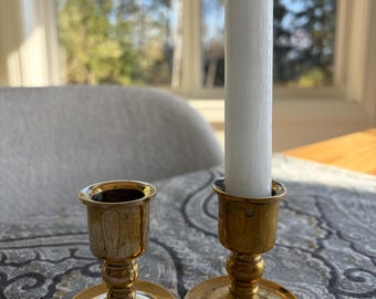 Par de portavelas de latón macizo / 2 pulgadas de ancho / 3 pulgadas de alto