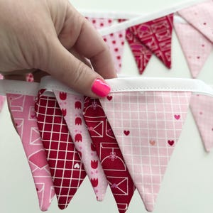 MINI Valentine&#39;s Bunting Banner // Valentine&#39;s Pennant Banner //  MINI Red and Pink with Hearts. Mini heart banner. Mini banner.