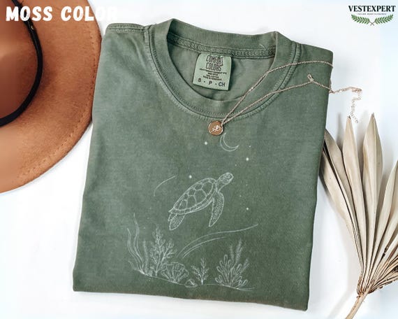 Comfort Colors Turtle Shirt, Ocean Lover Tee, Minimal Sea Turtle Graphic, Coastal Summer Shirt, Beach Vacation Gift For Her, Cute Tee