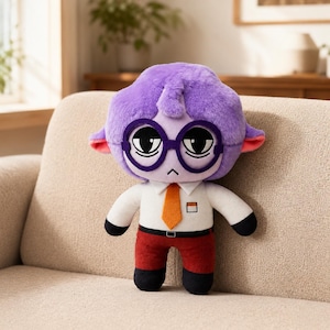Plüschschaf für überarbeitete Büroangestellte, süßes, müdes, lila Lamm-Kuscheltier, Schreibtischbegleiter für Burnout-Betroffene, Kawaii-Baumwollpuppe mit Nerdbrille
