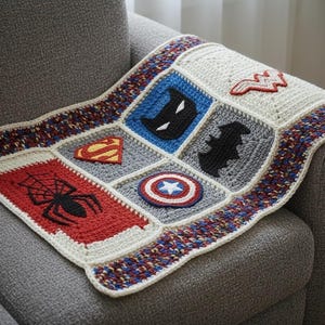 crochet marvel logo blanket