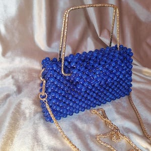 Jouri Bag - Luxury Handbag in Marbled Red Acrylic Beads, Handmade Beaded Clutch with Stainless Steel Gold Handle – Exclusive Perlâme Design