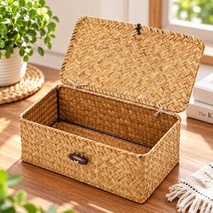 Natural Seagrass Wicker Basket with Lid, Small Rectangular Woven Storage Box, Rustic Shelf Organizer for Bathroom, Kitchen and Bedroom