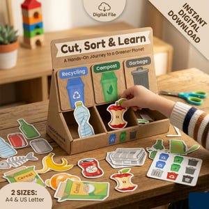 以下が含まれることがあります： 「Cut, Sort & Learn」と書かれた段ボール製の分別ゲーム。リサイクル、コンポスト、ゴミのセクションがあります。ボトル、リンゴの芯、シリアルボックスなどのイラストが描かれています。「2 SIZES: A4 & US Letter」の文字が見えます。