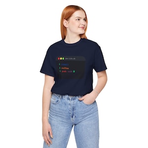Commit Coffee Push Code Shirt, Programmierer Geschenk, Software Engineer T-Shirt, Programmierer Shirt, Programmierer Geschenk, Git Commit T-Shirt, Programmierer Shirt Bild 5
