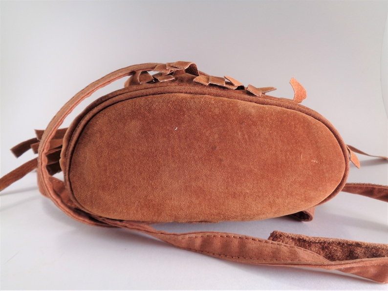 Metal Buckle Crossbody Bag Zipper Closure Suede Tan Silver Star Fringe Vintage Minnetonka Concert Gear Purse