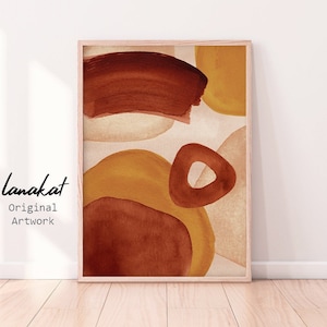 Op de afbeelding: Abstracte kunstprint met een beige achtergrond en overlappende vormen in tinten bruin, oranje en geel. De print is ingelijst in een licht houten lijst.