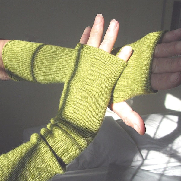 Pistachio 4ply 50/50% Cashmere Silk Arm warmers (One Pair Only)