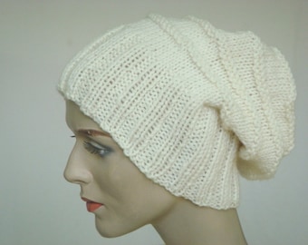 Hand gebreide muts breien Hat Slouch hoed voor vrouwen of mannen in Aran / crème Fall Fashion Winter mode---klaar te verzenden