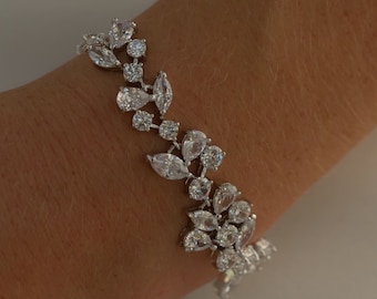 Bridal Bracelet, Cubic Zirconia Bracelet, Wedding Bracelet, Bridal Cuff, Crystal leaf , Clear Crystal Bracelet, Swarovski. Link Bracelet
