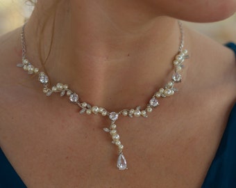 Twisted branch Romantic Swarovski crystal and pearl bridal set