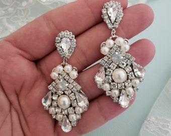 Vintage Bridal Earrings, Swarovski Wedding earrings, Large Earrings, Chandelier Earrings ,White opal , Wedding earrings ,Bridal jewelry, Set