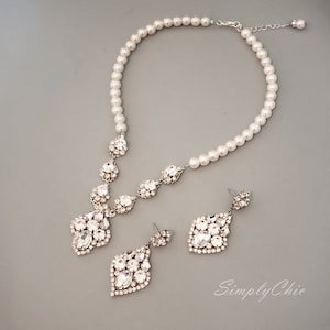 Bridal necklace set, Bridal jewelry set, Statement necklace, Pearl necklace, Teardrop earrings, Swarovski crystal necklace, Vintage Jewelry