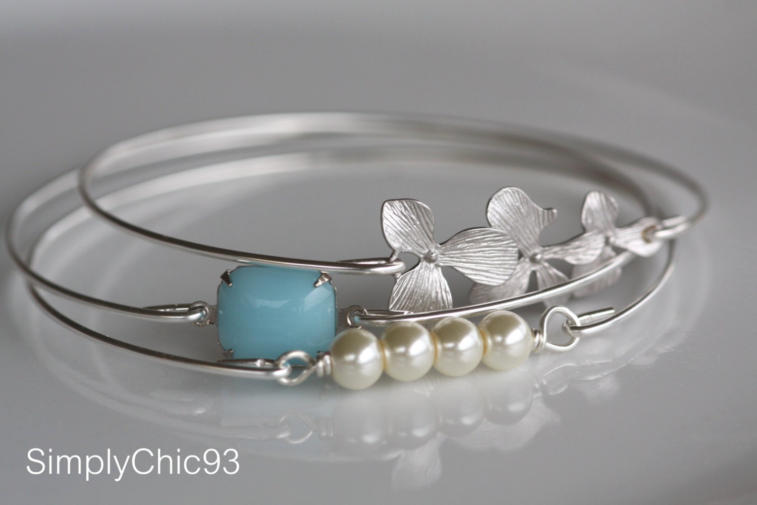 ブレスレット FOURCOMMA MIX PEARL 05 SS BRACELET Sterling Silver 2.5mm Bangle With Pearl Charm, Hardwear