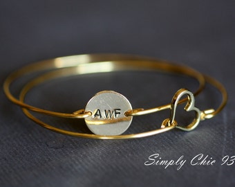 Personalized gold heart bracelet,Custom stamped coin,Open Heart Bangle set, Initial Bracelet, Handmade letters initials numbers, round disc