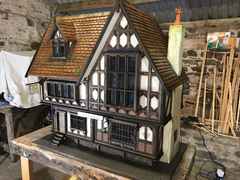 Instow Manor Tudor Dolls House image 8