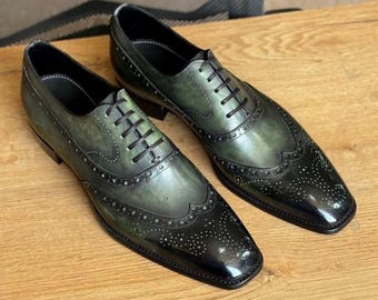 Skräddarsydda tvåfärgade läderskor för män, vingspetsiga bröllopsskor, Goodyear-randsydda skor