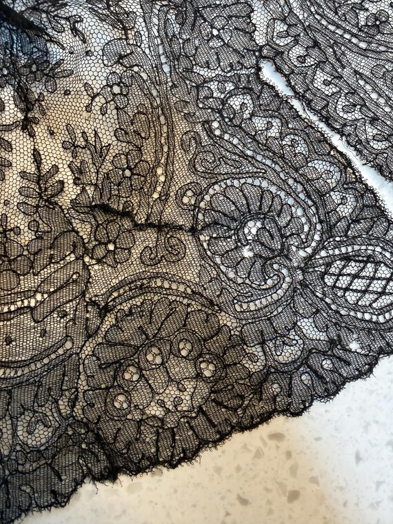 antique Victorian lace jacket / Chantilly lace ja… - image 11