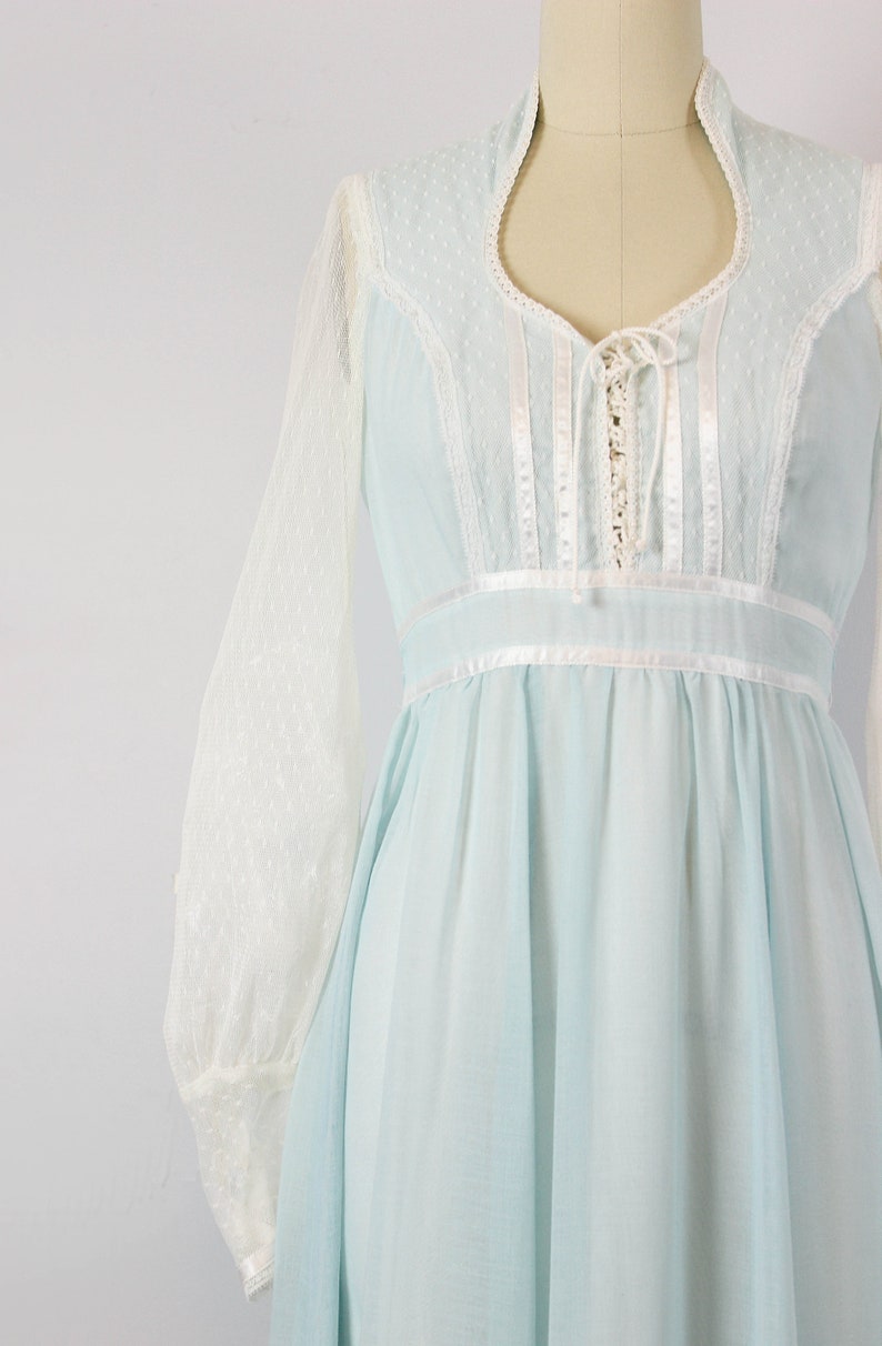 vintage 70s GUNNE SAX dress 1970s blue white cotton renaissance dress lace up bodice dress romantic wedding dress