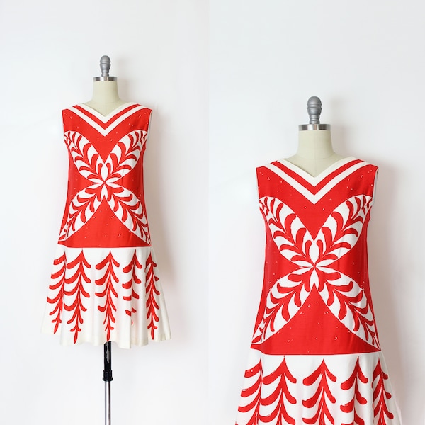 vintage 60s dress / 1960s VERA NEUMANN dress / bold geometric print dress / mod shift dress / red white cotton dress / mod print dress