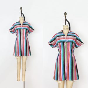 vintage badstof romper jaren 60 / regenboog gestreepte romper jaren 60 / gestreepte badstof romper / romper strandbad / zomer romper / badstof romper