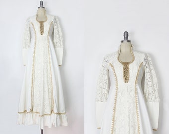 vintage 70s GUNNE SAX dress / 1970s prairie dress / renaissance 70s dress / 1970s wedding dress / cream lace dress / lace up maxi dress