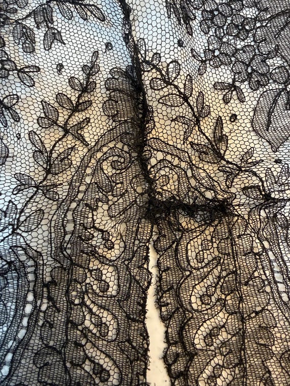 antique Victorian lace jacket / Chantilly lace ja… - image 10