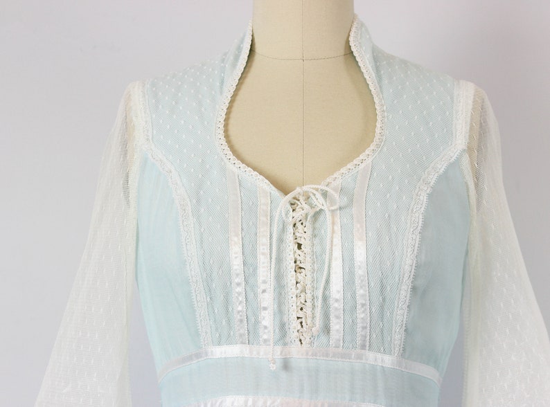 vintage 70s GUNNE SAX dress 1970s blue white cotton renaissance dress lace up bodice dress romantic wedding dress