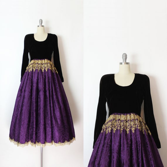 【80'S・Vintage】SIMPLE PURPLE VELOUR DRESS Vintage '80s Purple Velvet Dress | Urban Outfitters