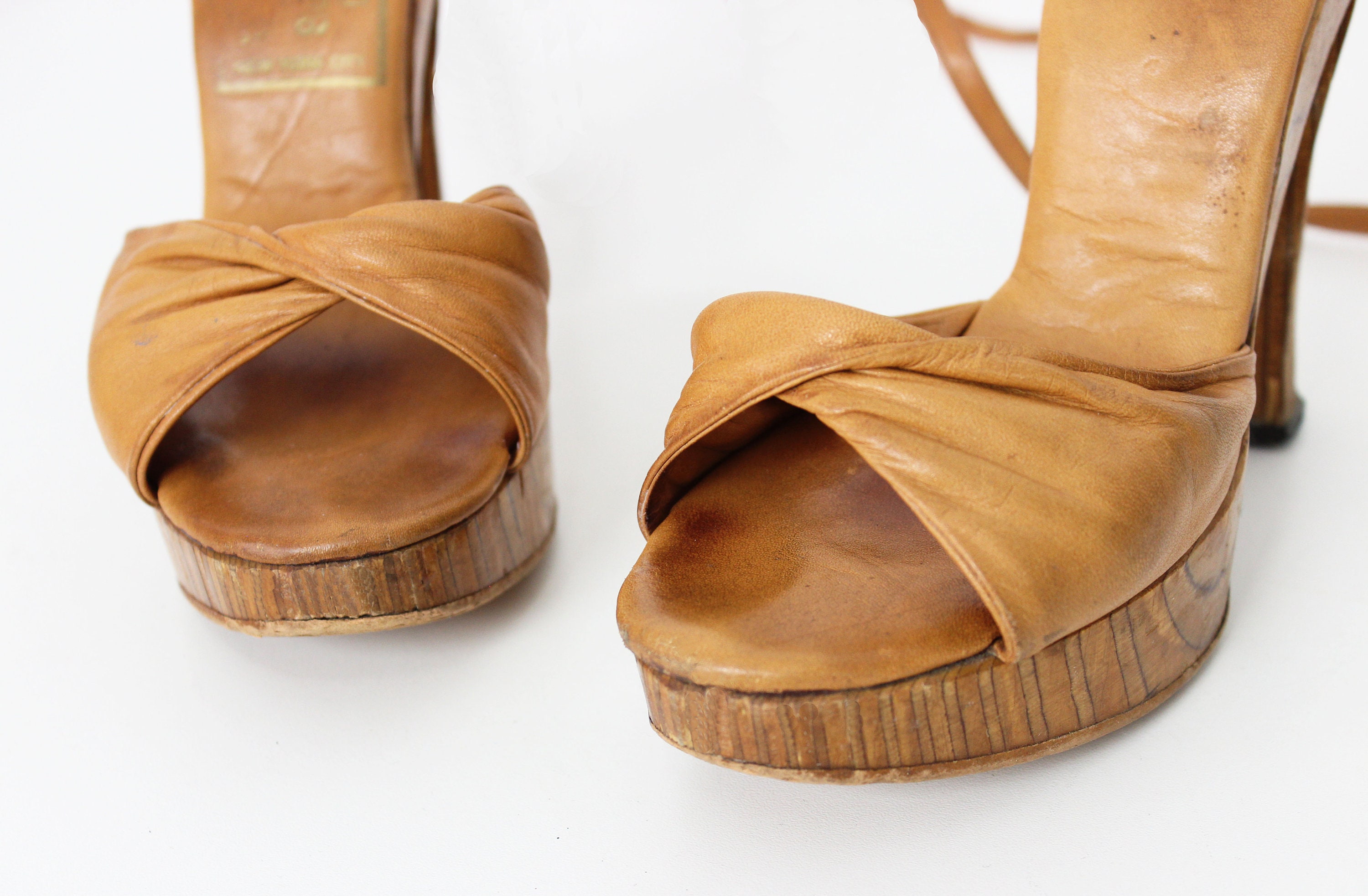 Vintage 70s Platform Heels / 1970s Wooden Heel Shoes