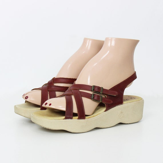 vintage FAMOLARE sandals / 1970s leather sandals … - image 1