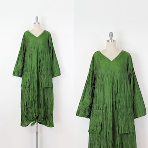 vintage 90s crinkle pleat dress / 1990s plisse pleat dress / avant garde midi dress / green pleated dress / tie hem dress / RAY HARRIS dress