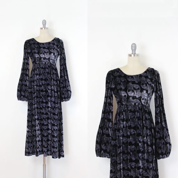 vintage 70s Indian velvet dress / 1970s gothic velvet dress / black purple velvet dress / dark romance dress / velvet empire waist dress