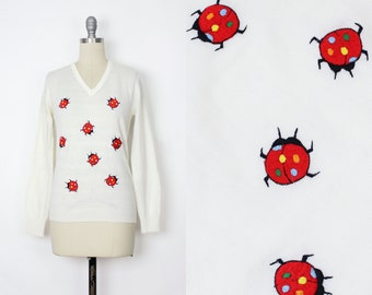 vintage ladybug sweater / 1970s novelty sweater / jumper / novelty knit / novelty jumper / rainbow ladybug sweater