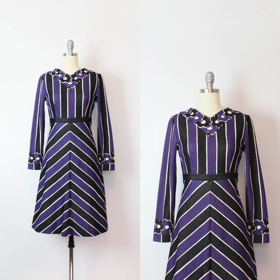 vintage 70s dress / 1970s graphic striped knit dr… - image 1