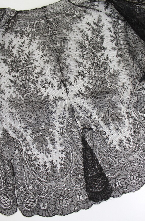antique Victorian lace jacket / Chantilly lace ja… - image 9