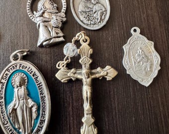 Stare kanadyjskie medaliki świętych