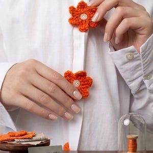 Handgemachte Blume gehäkelte Knopfabdeckung 1 Stk