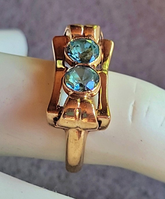 10K Solid Gold Aquamarine Ring - image 1