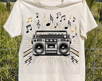 Retro Boombox-musiknoter PNG: Vintage kassettradio, musikälskare, ljudestetik, png, 80-90-tals retro-ljuddesign (digital nedladdning)