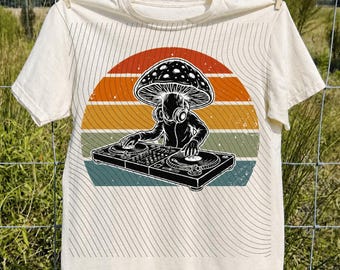 Mushroom DJ Retro Sunset EDM Rave Festival Elektronisk Musik Png: Psykedelisk Festivalkonst Png Trippy DJ Retro (Digital Nedladdning)