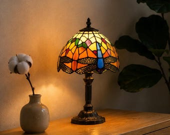 Lampa stołowa w stylu Tiffany, lampka nocna z witrażem w kształcie ważki, kolorowa dekoracyjna lampka na biurko, lampka nocna w stylu vintage, dekoracja domu, prezent