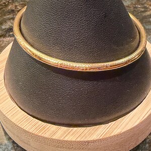 24K massief gouden armband, 7,6 g, gegraveerde geelgouden armband in vintage stijl, 6,35 cm (2,5 inch) statementarmband