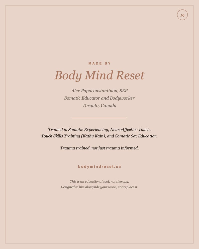 Pode incluir: Um cart&atilde;o informativo rosa claro com o texto MADE BY Body Mind Reset, Alex Papaconstantinou, SEP, Somatic Educator and Bodyworker, Toronto, Canada, e uma lista de credenciais de forma&ccedil;&atilde;o, incluindo Somatic Experiencing e NeuroAffective Touch.