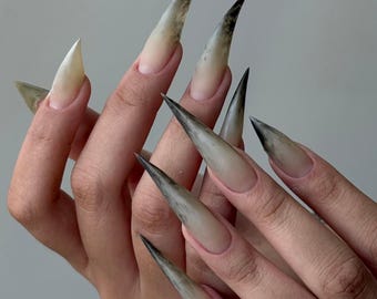 Smoky Chrome XL Stiletto Press-On-Nägel, Gothic Y2K Witchy Nail Art