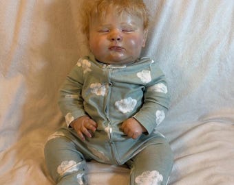 Joseph 3 Monate schlafender Junge