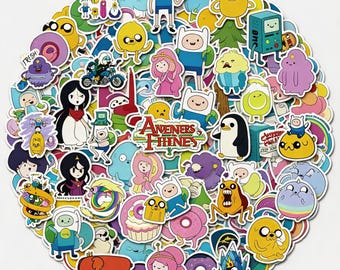 Adesivi dei personaggi di Adventure Time, decalcomanie dei cartoni animati di Finn e Jake, confezione di vinili fantasy con principesse delle caramelle per laptop, borraccia, diario e album di ritagli, 50 pezzi