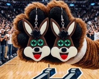 Pendientes con la mascota del coyote de los Spurs