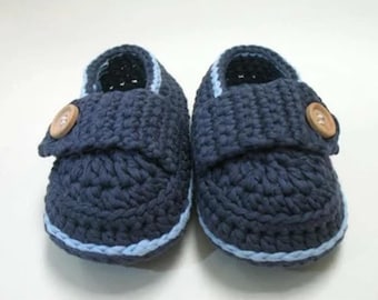 knitted baby boy shoes are soft and do not irritate the skin