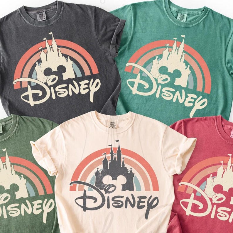 Disneyland Regenbogen Schloss Baby T-Shirt, Disneyland Vintage Shirt, Disneyland Familie Shirt, Schloss Disneyland Shirt, Disneyland Retro Bild 2